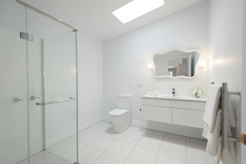 White Dove Cottage Bed And Breakfast - Great Ocean Road Tourism 4