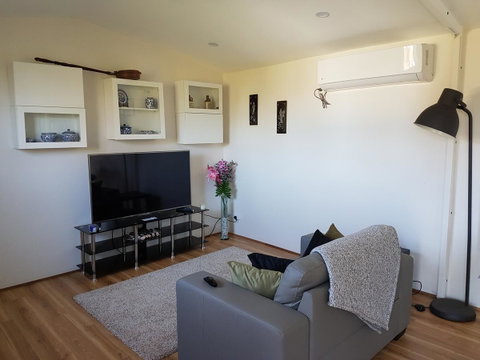 Romsey Homestay - Great Ocean Road Tourism 0