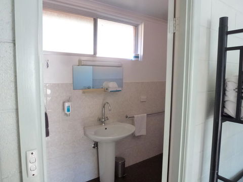 The Grampians Motel - Great Ocean Road Tourism 36