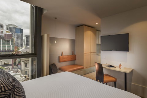 Brady Hotels Central Melbourne - Great Ocean Road Tourism 5