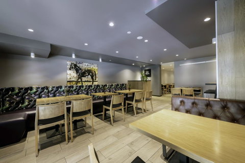 Brady Hotels Central Melbourne - Great Ocean Road Tourism 15