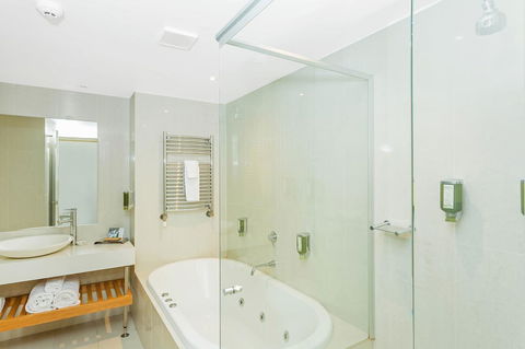 Deep Blue Hotel & Hot Springs - Great Ocean Road Tourism 37