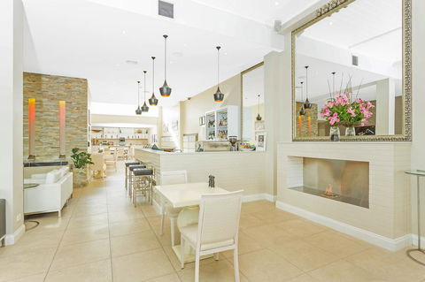 Deep Blue Hotel & Hot Springs - Great Ocean Road Tourism 22