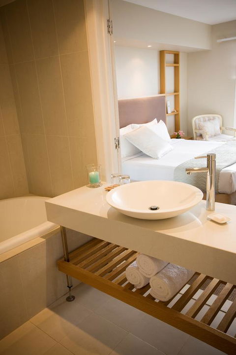 Deep Blue Hotel & Hot Springs - Great Ocean Road Tourism 38