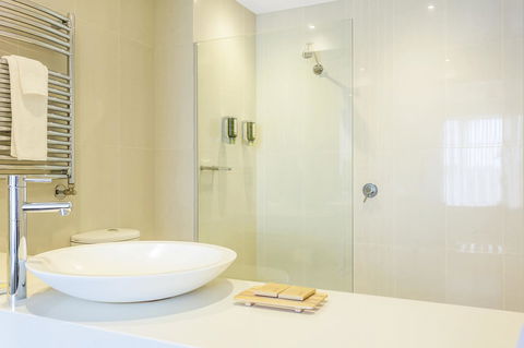 Deep Blue Hotel & Hot Springs - Great Ocean Road Tourism 10