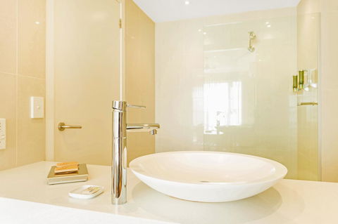 Deep Blue Hotel & Hot Springs - Great Ocean Road Tourism 21