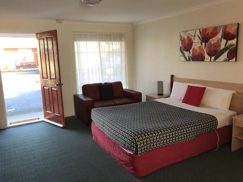 Beachcomber Motel & Apartments - Great Ocean Road Tourism 1
