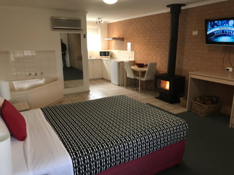 Beachcomber Motel & Apartments - Great Ocean Road Tourism 2