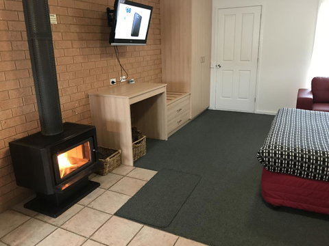Beachcomber Motel & Apartments - Great Ocean Road Tourism 4