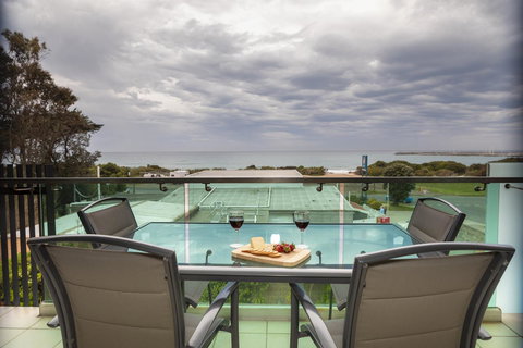 The Dolphin Apartments - Great Ocean Road Tourism 4