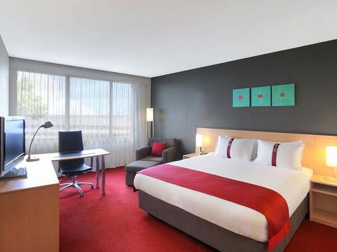 Holiday Inn Melbourne Airport, An IHG Hotel - Great Ocean Road Tourism 1