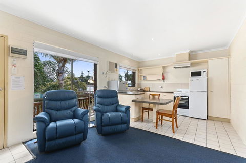 Allambi Holiday Apartments - Great Ocean Road Tourism 9