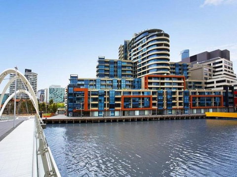 Melbourne Holiday Apartments Flinders Wharf - Great Ocean Road Tourism 11