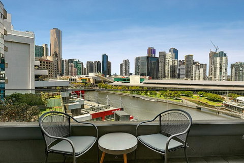 Melbourne Holiday Apartments Flinders Wharf - Great Ocean Road Tourism 2