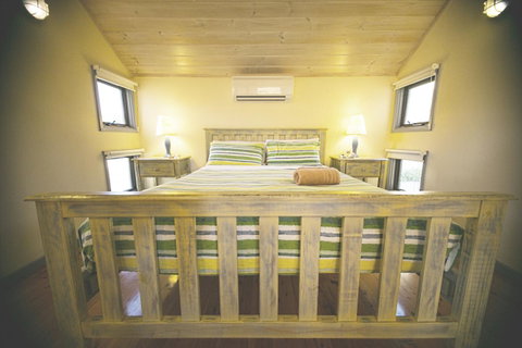 Rayville Boat Houses - Great Ocean Road Tourism 22