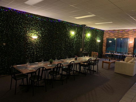 Mountain Creek Motel Bar & Restaurant - Great Ocean Road Tourism 13