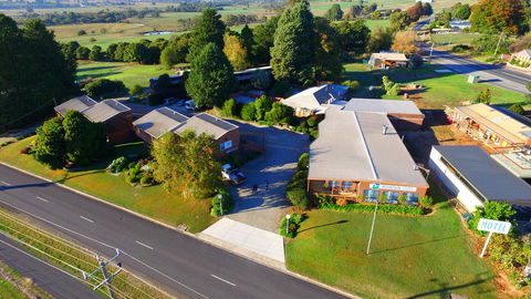 Mountain Creek Motel Bar & Restaurant - Great Ocean Road Tourism 21