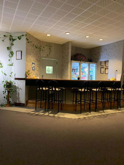Mountain Creek Motel Bar & Restaurant - Great Ocean Road Tourism 18