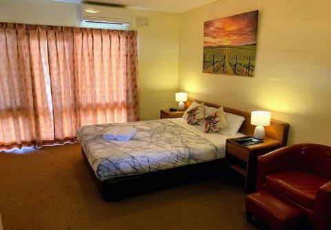Mountain Creek Motel Bar & Restaurant - Great Ocean Road Tourism 25