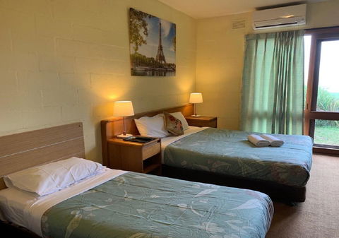 Mountain Creek Motel Bar & Restaurant - Great Ocean Road Tourism 32