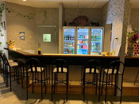 Mountain Creek Motel Bar & Restaurant - Great Ocean Road Tourism 10