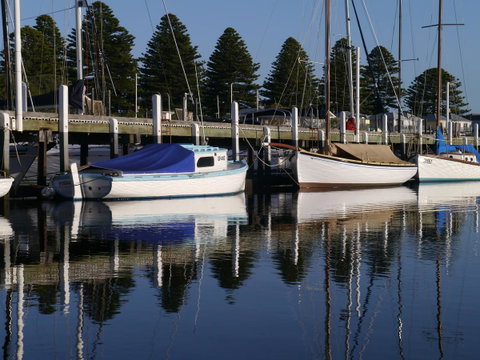 Eastern Beach Holiday Units - Great Ocean Road Tourism 9