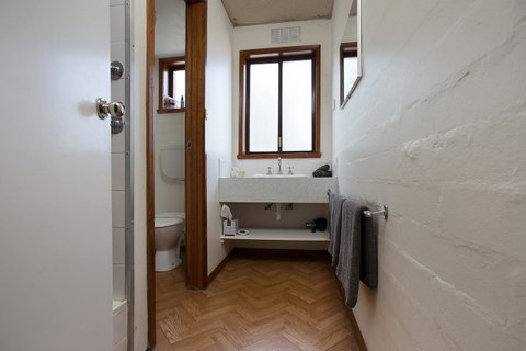 Eastern Beach Holiday Units - Great Ocean Road Tourism 4