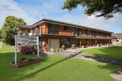 Eastern Beach Holiday Units - Great Ocean Road Tourism 0