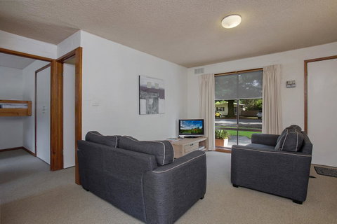 Eastern Beach Holiday Units - Great Ocean Road Tourism 2