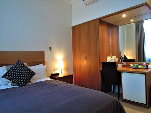 Plough Hotel - Great Ocean Road Tourism 7
