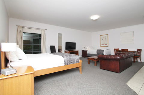 Quality Inn & Suites The Menzies - Great Ocean Road Tourism 9