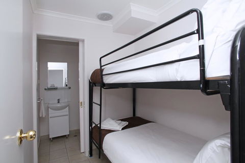 Quality Inn & Suites The Menzies - Great Ocean Road Tourism 27