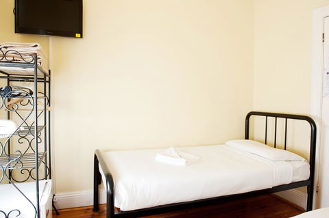 Hotel Claremont Guest House - Great Ocean Road Tourism 5