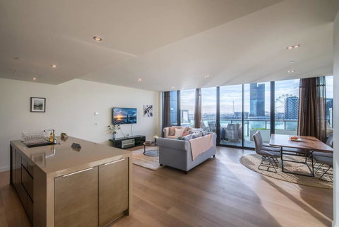 Waterfront 3 Bedroom Luxury Home Victoria Harbour - Great Ocean Road Tourism 2