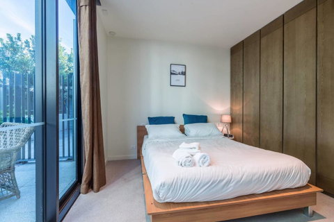 Waterfront 3 Bedroom Luxury Home Victoria Harbour - Great Ocean Road Tourism 12