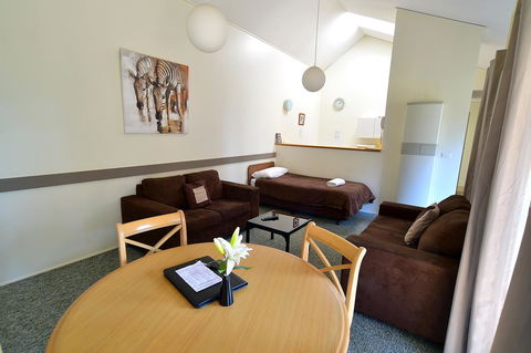 Executive Hideaway - Great Ocean Road Tourism 25