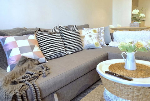 Brilliant Victoria Harbour Waterfront - Great Ocean Road Tourism 17