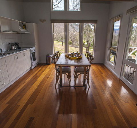 Abbys Cottages Bright - Great Ocean Road Tourism 18