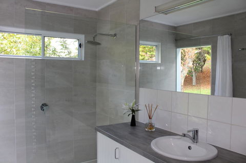 Abbys Cottages Bright - Great Ocean Road Tourism 9