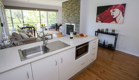 Abbys Cottages Bright - Great Ocean Road Tourism 5