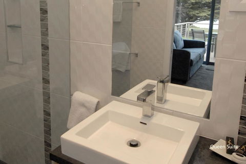 Seascape Accommodation - Great Ocean Road Tourism 11