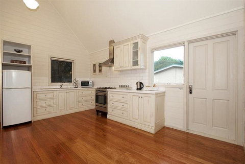 Two Truffles Cottages - Great Ocean Road Tourism 6