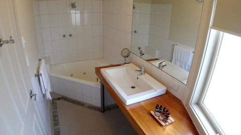 Two Truffles Cottages - Great Ocean Road Tourism 15