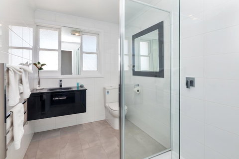 Lake Wendouree Luxury Apartments - Great Ocean Road Tourism 13