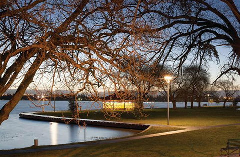 Lake Wendouree Luxury Apartments - Great Ocean Road Tourism 1