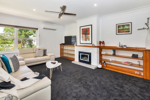 Lake Wendouree Luxury Apartments - Great Ocean Road Tourism 7