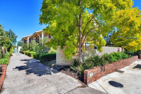 Lake Wendouree Luxury Apartments - Great Ocean Road Tourism 8