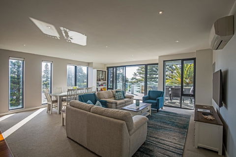 C-Scape Esplanade Cowes - Great Ocean Road Tourism 0