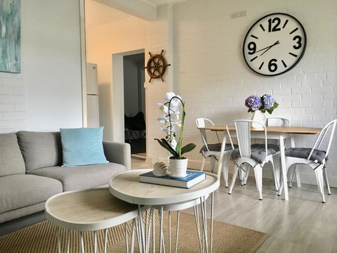 The Wheelhouse - 2BR Waterfront Apt In Town - Great Ocean Road Tourism 0