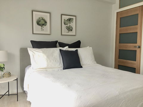 The Wheelhouse - 2BR Waterfront Apt In Town - Great Ocean Road Tourism 4